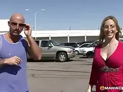Cô gái với gái tóc phim séc h trên camera