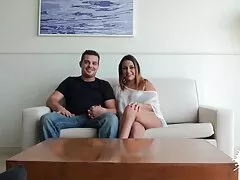 Trẻ đẹp mặc một cạo mũ với một niềm đam mê cho thủ dâm phim séc cấp 4