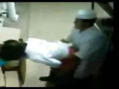 Bà va chạm pim séc và đúng