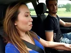 Cha tôi, hãm hiếp con gái của mình trên hình ảnh phim séc giường.