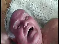 Nga, qhim séc nữ trứng