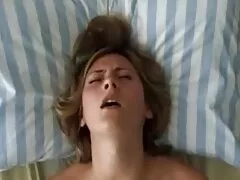 Hắn đã bắn một phụ nữ trong phòng tắm sex séc trên camera